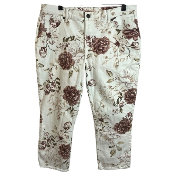 Johnny Was The Cropped Boyfriend Jeans in Rose Nwt - Picture 11 of 16